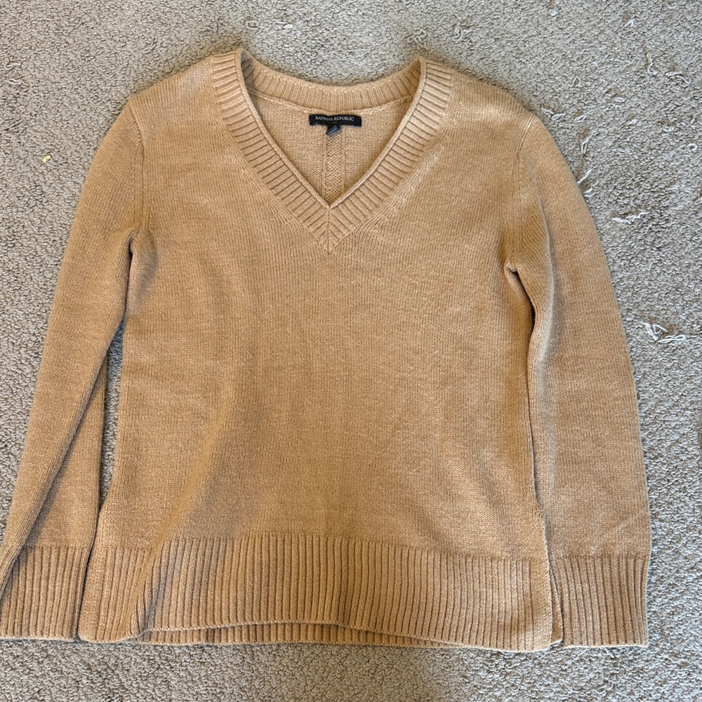 Banana Republic Tan V-Neck Sweater